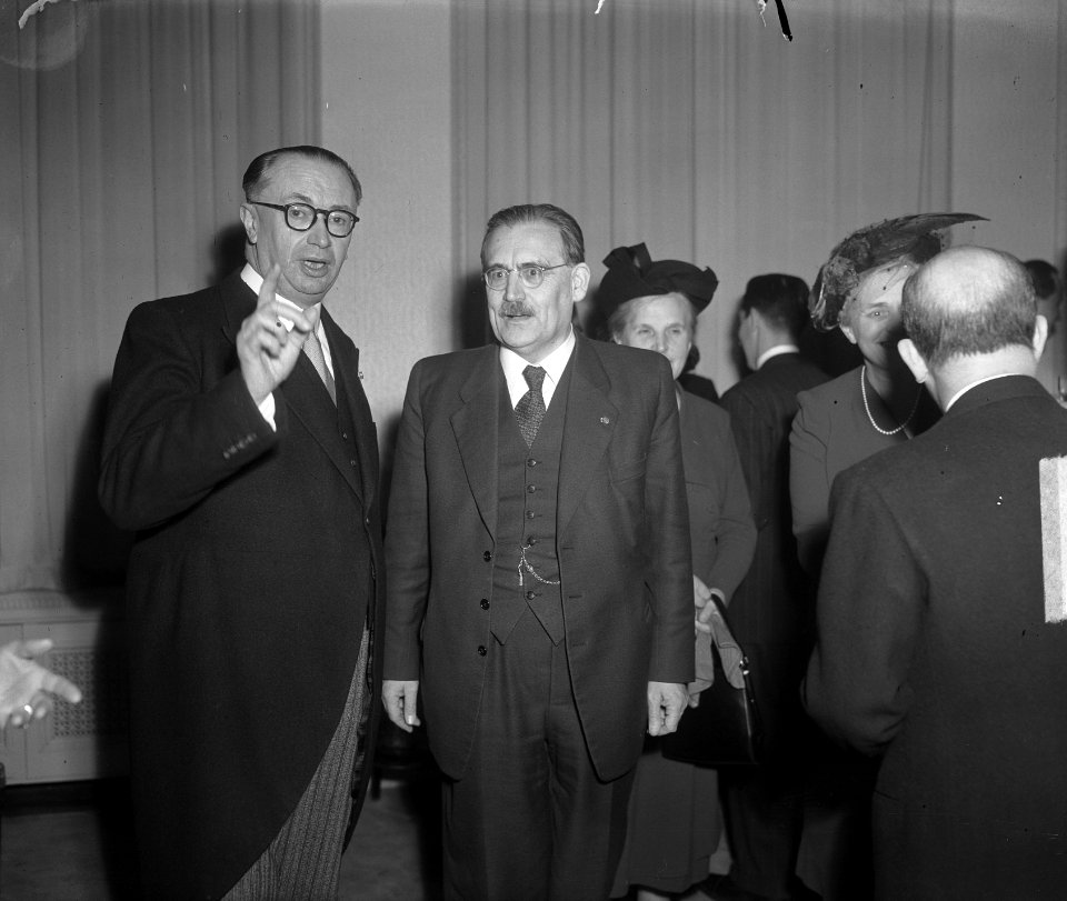 Receptie in de ambassade van Luxemburg, Bestanddeelnr 903-7979