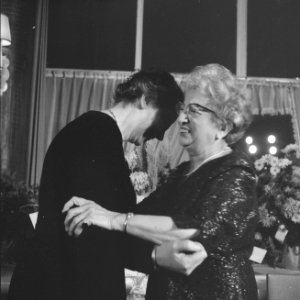 Receptie Rosa Spier (70e verjaardag) in Apollo-paviljoen, Bestanddeelnr 913-1560