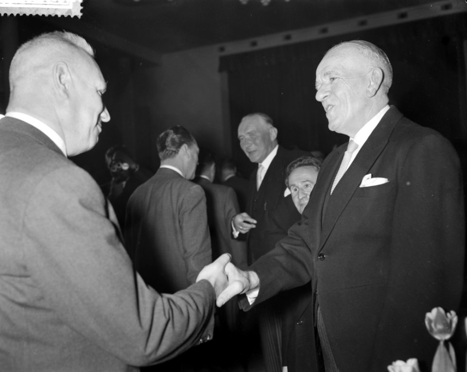 Receptie t.g.v. het 40-jarig bestaan van Polygoon in Esplanade te Utrecht, Bestanddeelnr 911-1260