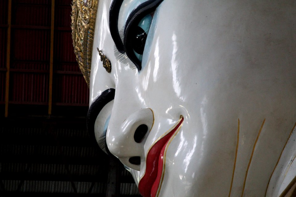 Reclining Buddha Chaukhtatgyi Buddha Temple, Bahan Township, Yangon, Myanmar. 04