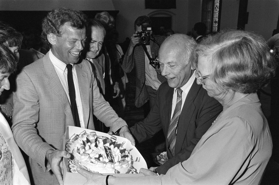Receptie t.g.v. 65e verjaardag van J. den Uyl (oppositieleider) in Ridderzaal De, Bestanddeelnr 933-0583