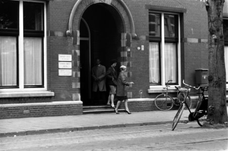 Rechtszaak Nederlands Ballet Leden van het ballet verlaten Haagse rechtbank, Bestanddeelnr 912-5929