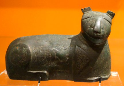 Reclining feline, possibly part of a lock, Iran, 11th-12th century, bronze, engraved decoration - Royal Ontario Museum - DSC04646