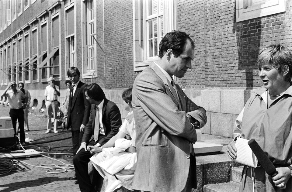 Rechts Joep van den Nieuwenhuyzen, de schoonzoon en voormalige onderhandelaar me, Bestanddeelnr 932-6640