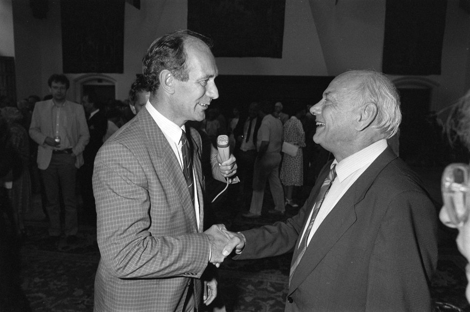 Receptie t.g.v. 65e verjaardag van J. den Uyl in Ridderzaal Den Haag 4 Diepenh, Bestanddeelnr 933-0580