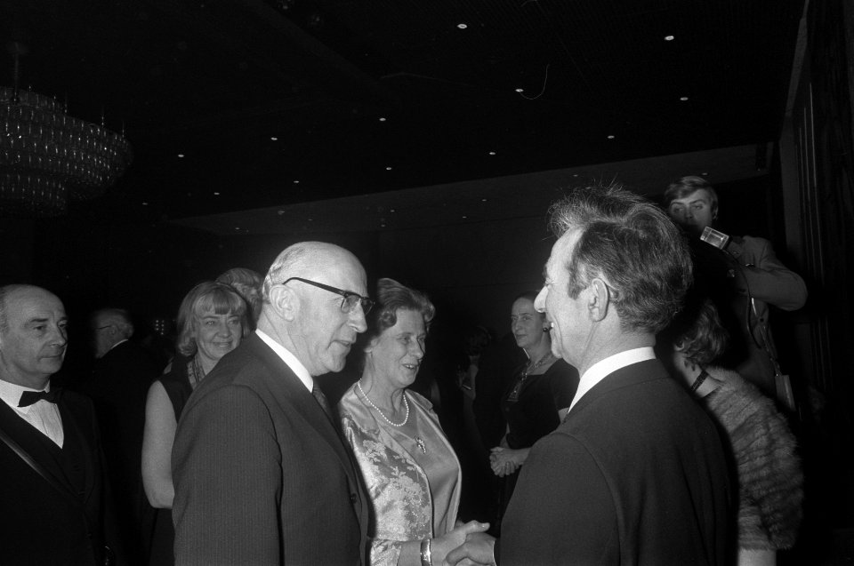 Receptie t.g.v. Dies Natalis van Amsterdam Universiteit in Hilton Hotel Amsterda, Bestanddeelnr 923-1378