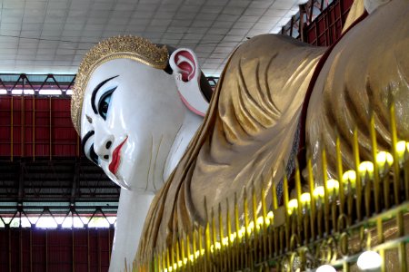 Reclining Buddha Chaukhtatgyi Buddha Temple, Bahan Township, Yangon, Myanmar. 05