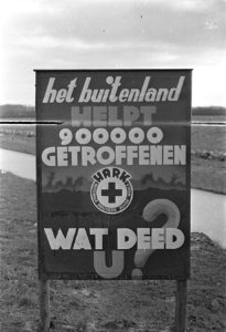 Reclamebord van het Nederlandse Rode Kruis, Bestanddeelnr 901-3788