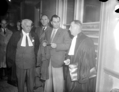 Rechtszaak Pot Westerling. Vlnr. Mr. Pauwels, Westerling, Mr. Velthuis, Bestanddeelnr 905-2714