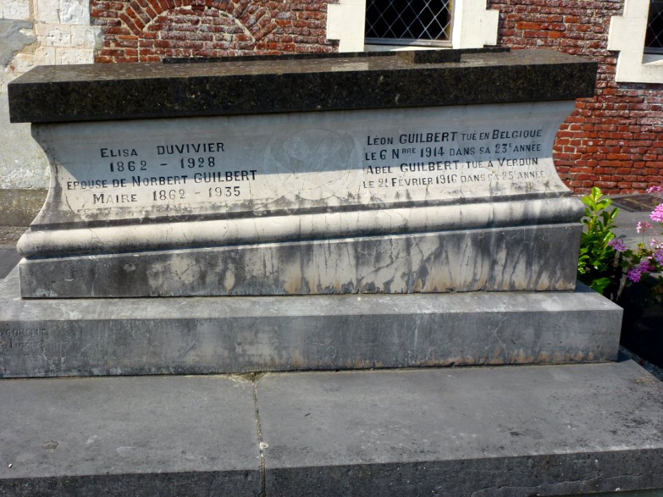 Rebergues (Pas-de-Calais) tombe de guerre