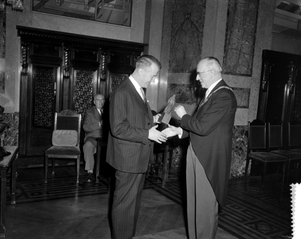 Receptie tgv het vertrek van K Bumstead , Consulaat Generaal van Engeland te, Bestanddeelnr 912-1360