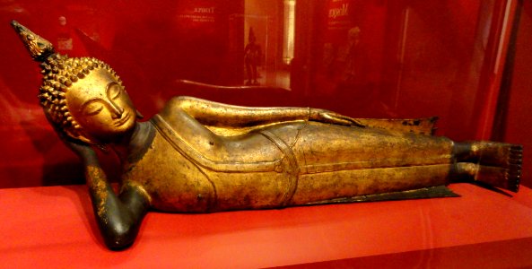 Reclining Buddha, Thailand, 17th century AD, gilt bronze - San Diego Museum of Art - DSC06413