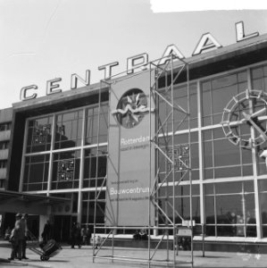 Reclamezuil voor het Centraal Station te Rotterdam, Bestanddeelnr 917-7898