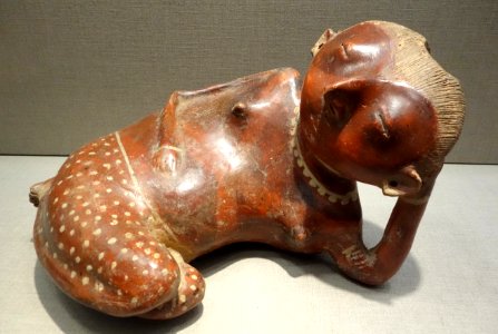 Reclining female figure, West Mexico, Nayarit, Chinesco style, 300 BC to 300 AD, earthenware and pigment - De Young Museum - DSC00518