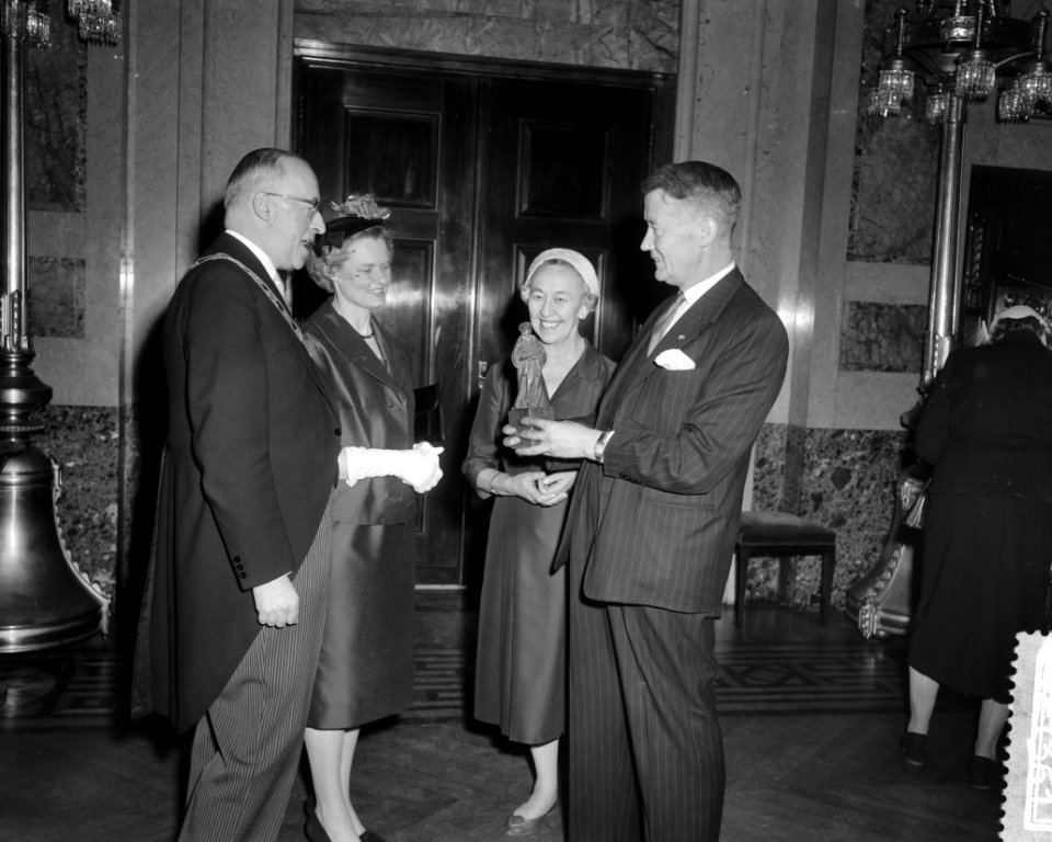 Receptie t.g.v. het vertrek van K. Bumstead , Consulaat Generaal van Engeland te, Bestanddeelnr 912-1361