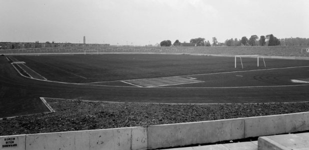 Recreatieterreinen, vliegvelden ed, stadions, geusselt, Bestanddeelnr 163-0958