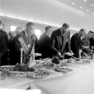 Receptie tgv de opening van de nieuwe fabriek, Bestanddeelnr 908-7866