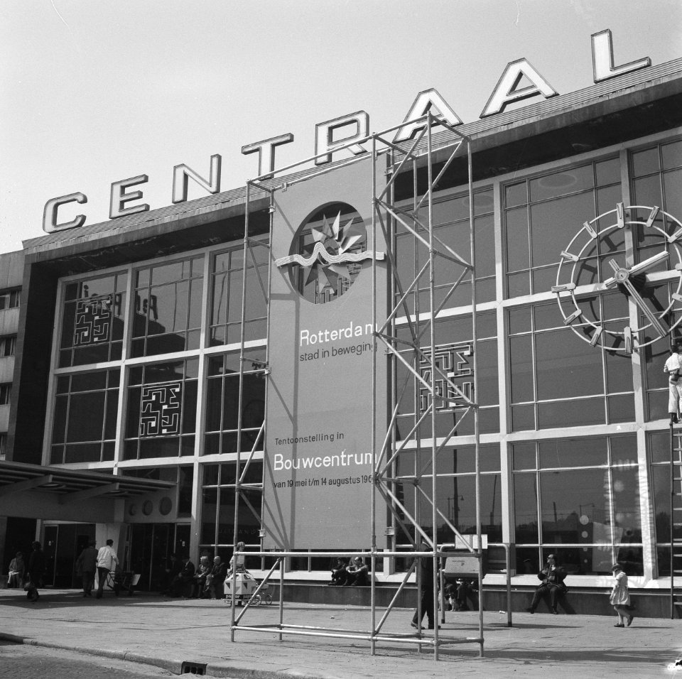 Reclamezuil voor het Centraal Station te Rotterdam, Bestanddeelnr 917-7899