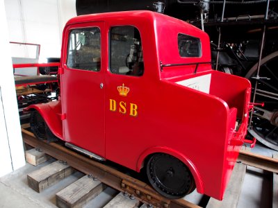 Red DSB trolley pic1