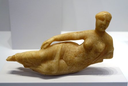 Reclining Woman, Parthian, Mesopotamia, 1st century BC to 2nd century AD, alabaster - Sackler Museum - Harvard University - DSC01806