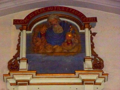 Recques-sur-Hem (Pas-de-Calais) église Saint-Wandrille, sculpture Dieu-le-Père regardant d'en haut