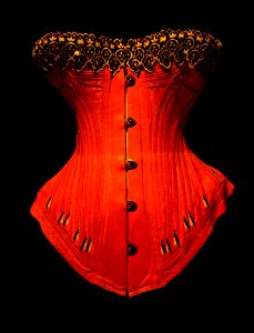 Red corset, 1880s. Barcelona Museu del Disseny 31072016