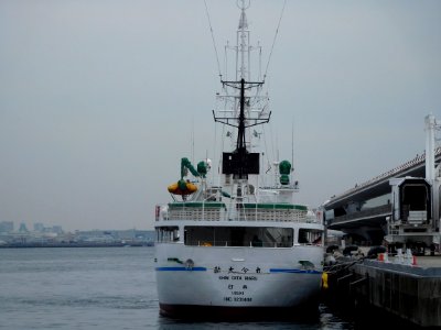Rear view of Shin-Oita maru a fishery training vessel of Oita Prefectual Board of Education at Yokohama Osanbashi 20180512