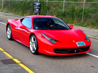 Red Ferrari 458 Spider pic1