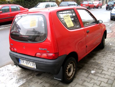 Red Fiat Seicento Van in Kraków (2)