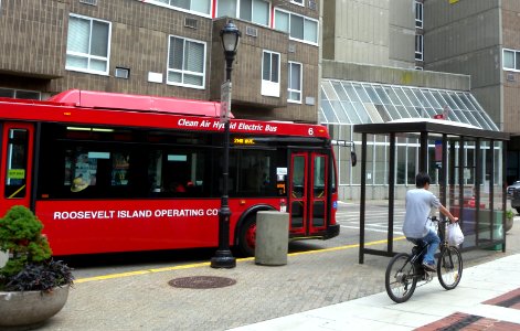 Red bus RI jeh