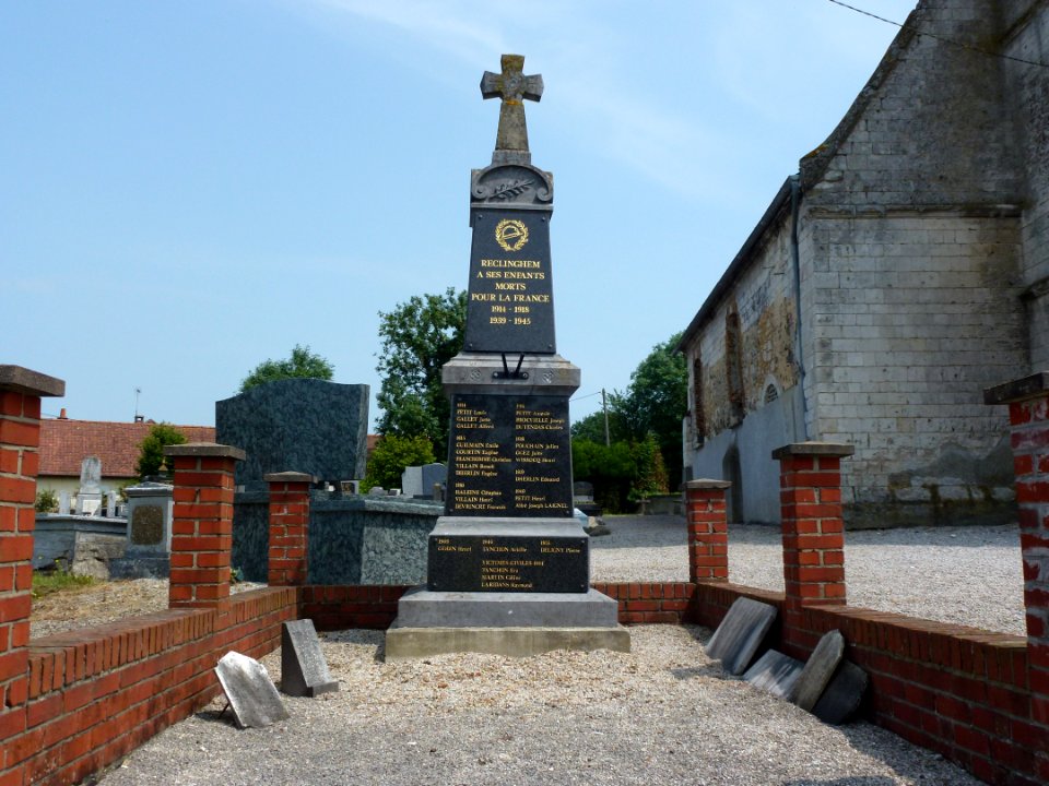 Reclinghem (Pas-de-Calais, Fr) monument aux morts