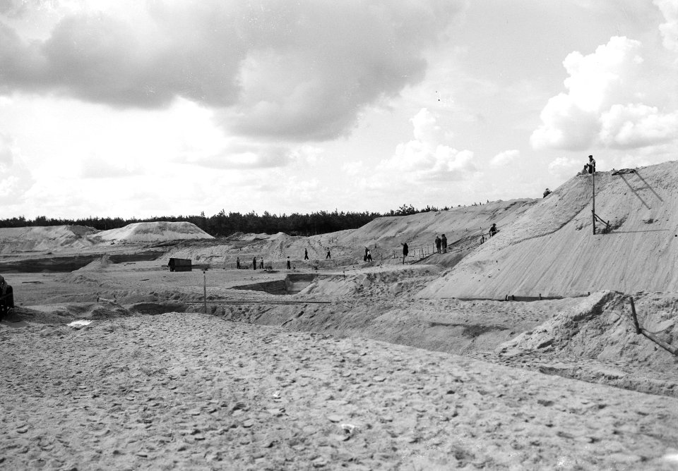 Recreatieterreinen, vliegvelden e.d., arbeiders, aanleg stadion, de goffert, Bestanddeelnr 163-0309