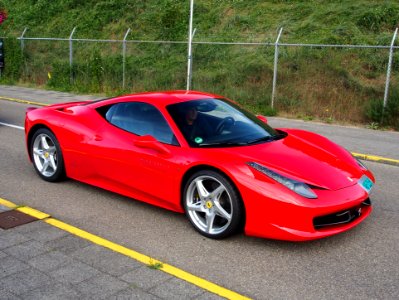 Red Ferrari 458 Spider pic2