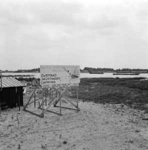 Recreatieterreinen, vliegvelden ed, reclameborden, lek, Bestanddeelnr 250-8060
