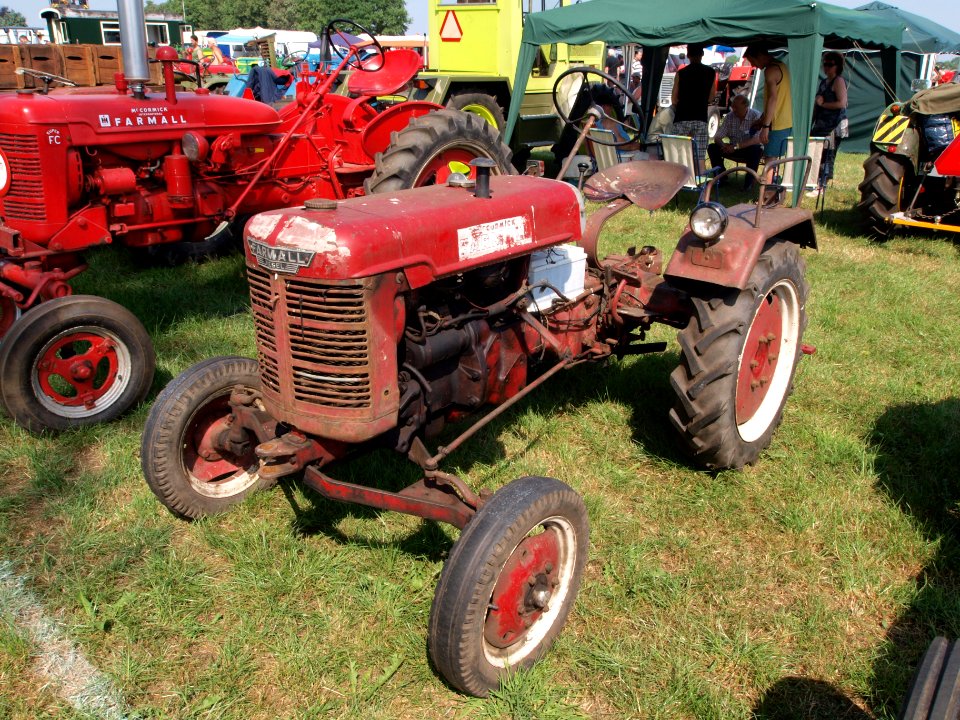 Red Farmall diesel