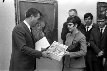 Record aantal bezoekers bij Picasso, mr. De Wilde (directeur Stedelijk Museum) o, Bestanddeelnr 920-2309