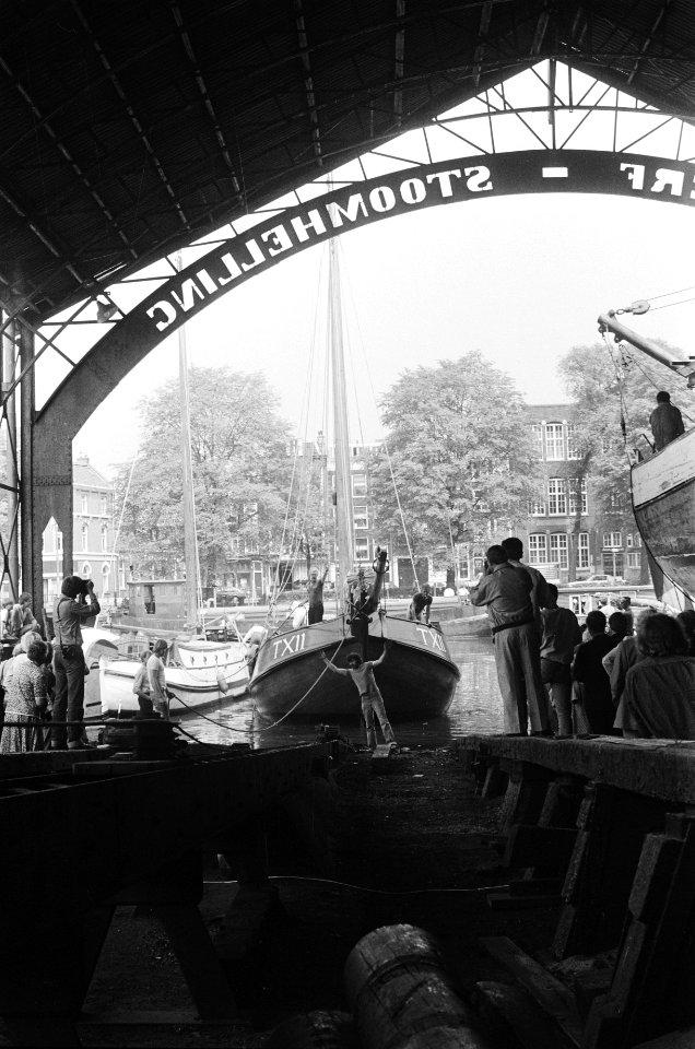 Reconstructie van Blazer TX 11 overgedragen op Scheepswerf t Kromhout in Amsterd, Bestanddeelnr 932-1636