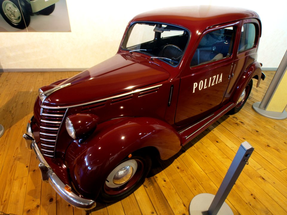Red FIAT police car, polizia 14184 photo-1