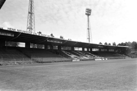 Reclameborden in Ajaxstadion in Amsterdam i.v.m. strengere bepalingen van reclam, Bestanddeelnr 931-6075
