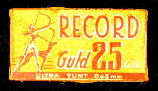 Record Guld 25 Razor blades (front)