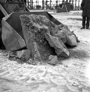 Recreatieterreinen, vliegvelden ed, cementfabrieken, bulldozers, rozenburg, Bestanddeelnr 163-1154
