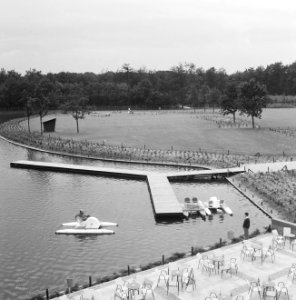 Recreatieterreinen, vliegvelden ed, waterfietsen, wolflaar, Bestanddeelnr 250-8048