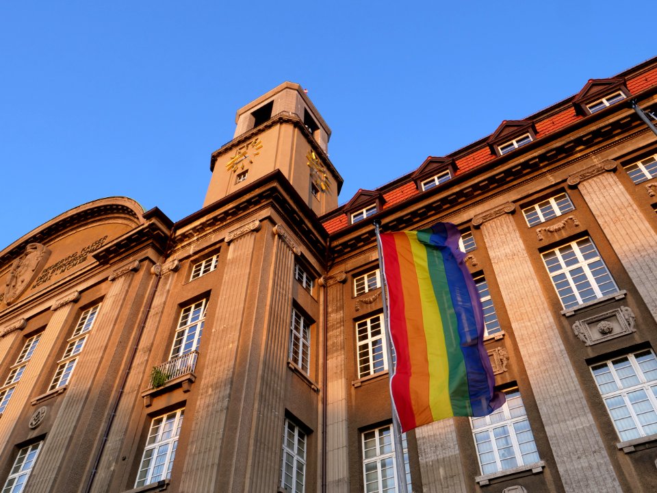 Rathaus Spandau with rainbow flag 02