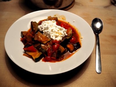 Ratatouille mit Hüttenkäse