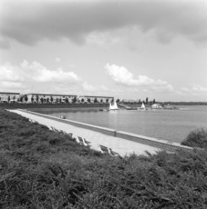 Recreatieterreinen, kademuren, de oosterplas, Bestanddeelnr 168-0702