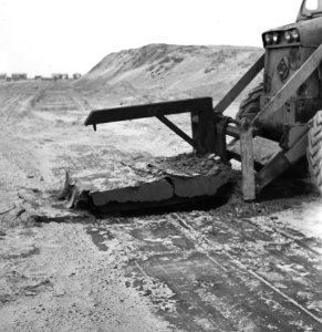 Recreatieterreinen, vliegvelden ed, cementfabrieken, cementwerkzaamheden, roze, Bestanddeelnr 163-1157
