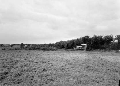 Recreatieterreinen, vliegvelden ed, aanleg sportvelden, rooien, bulldozers, ha, Bestanddeelnr 163-0968