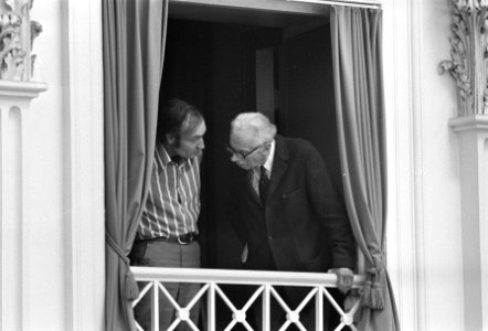 Rapport Langemeier in Tweede Kamer in de loge van Tweede Kamer Dennendalbeheer, Bestanddeelnr 927-1947