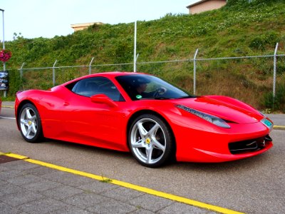 Red Ferrari 458 Spider pic3