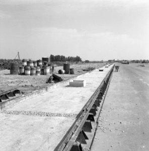 Recreatieterreinen, vliegvelden ed, werkvloeren, werkzaamheden, Luchthaven Rot, Bestanddeelnr 163-1284